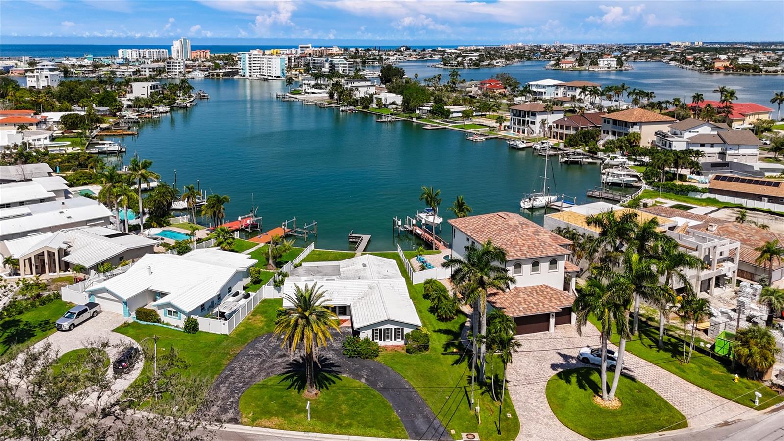 Image 5 of 52 For 10350 Paradise Boulevard