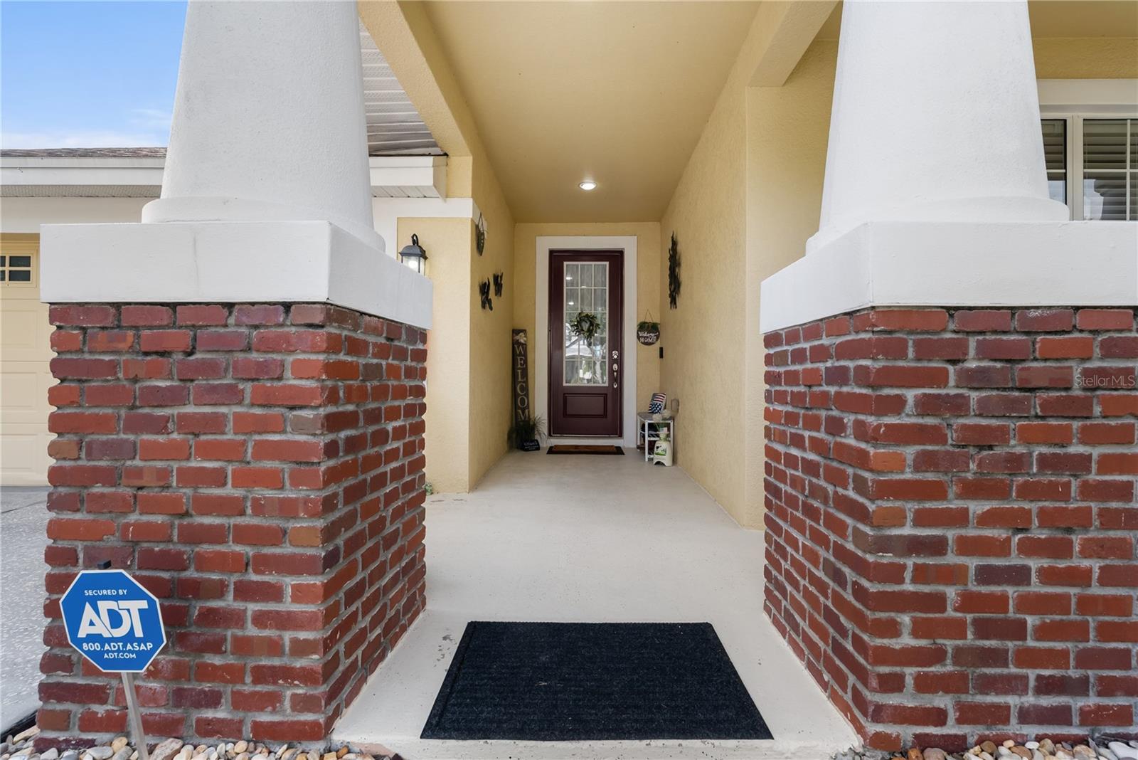 Listing photo id 10 for 8118 Camella Lane