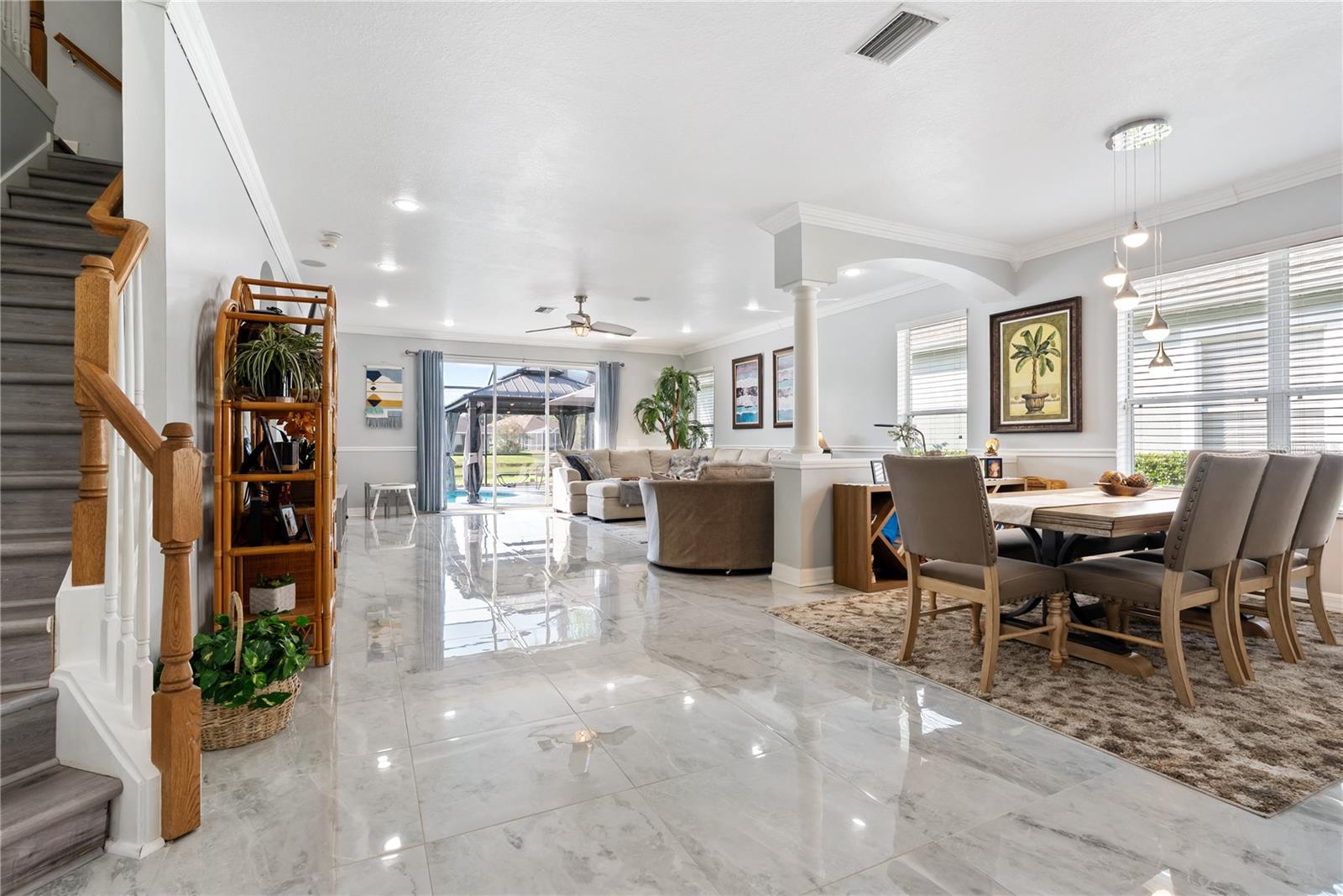 Listing photo id 12 for 8118 Camella Lane