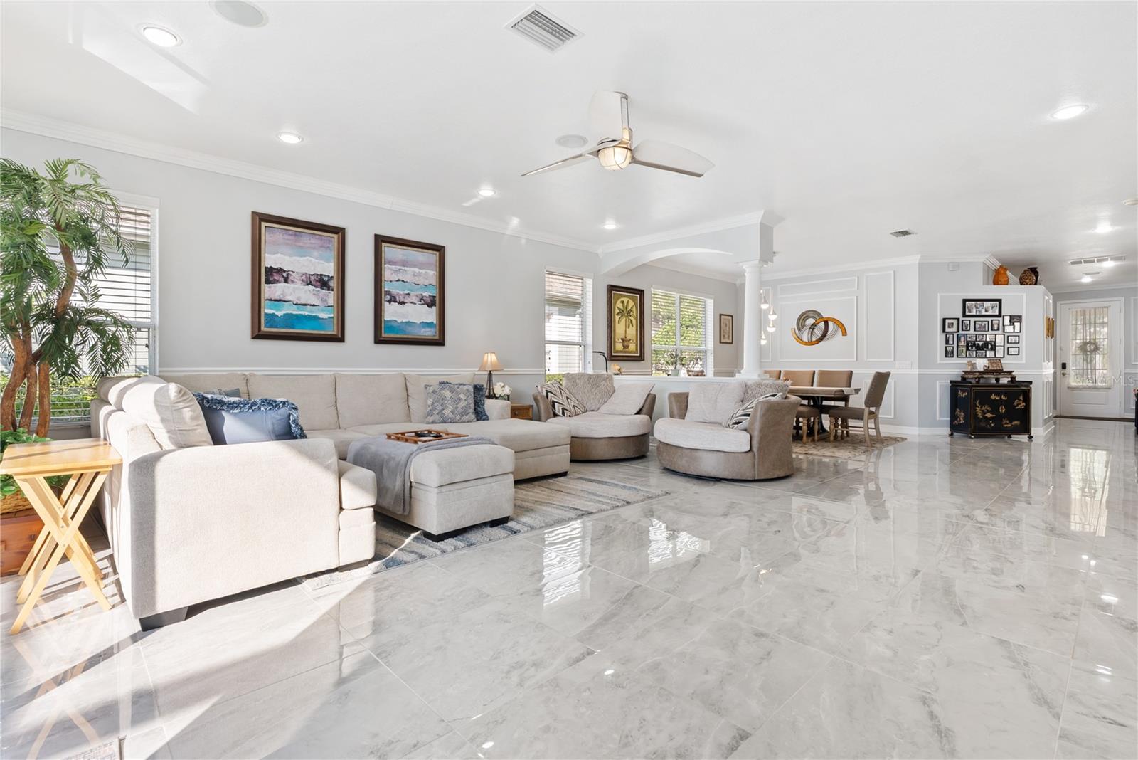 Listing photo id 16 for 8118 Camella Lane