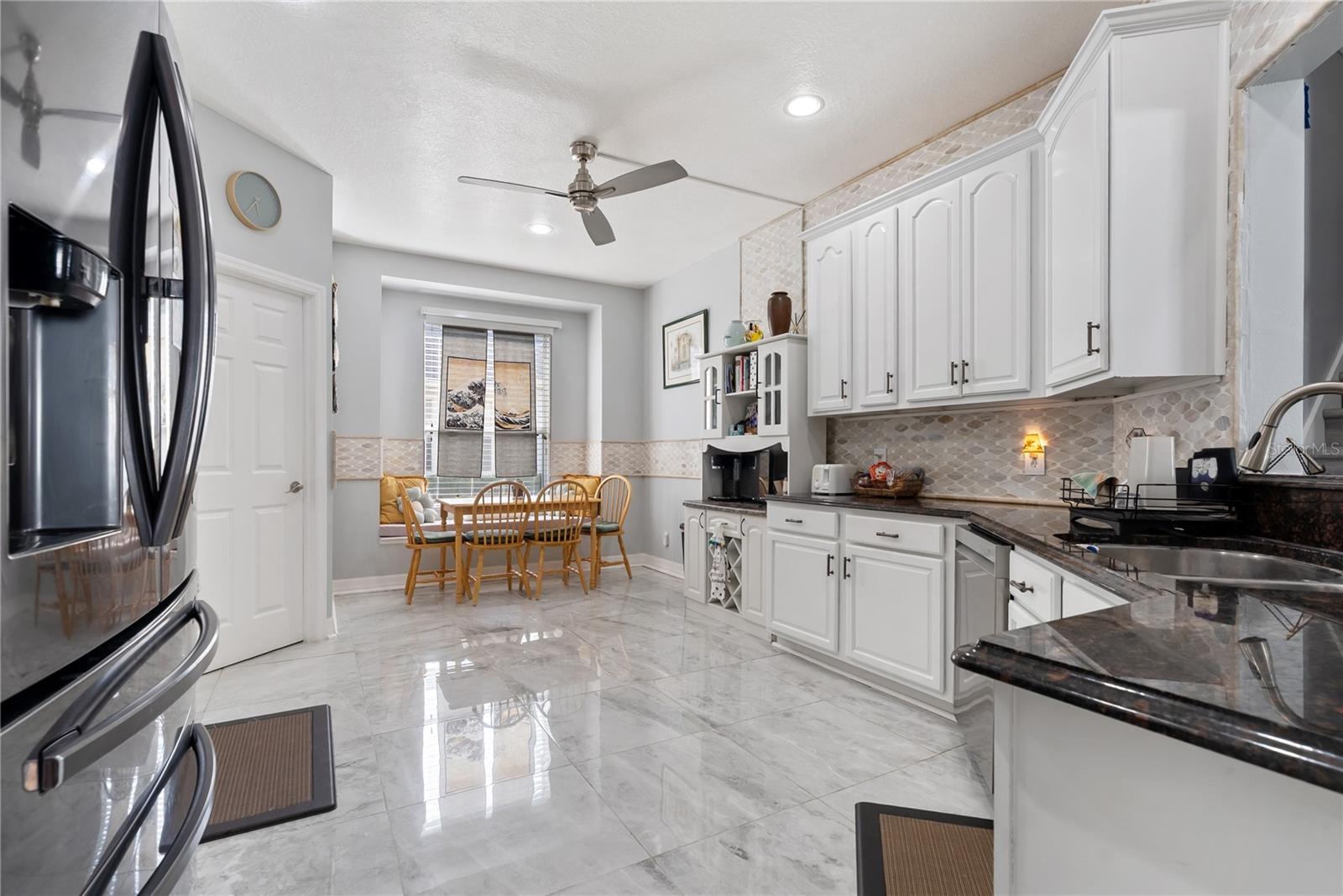 Listing photo id 18 for 8118 Camella Lane
