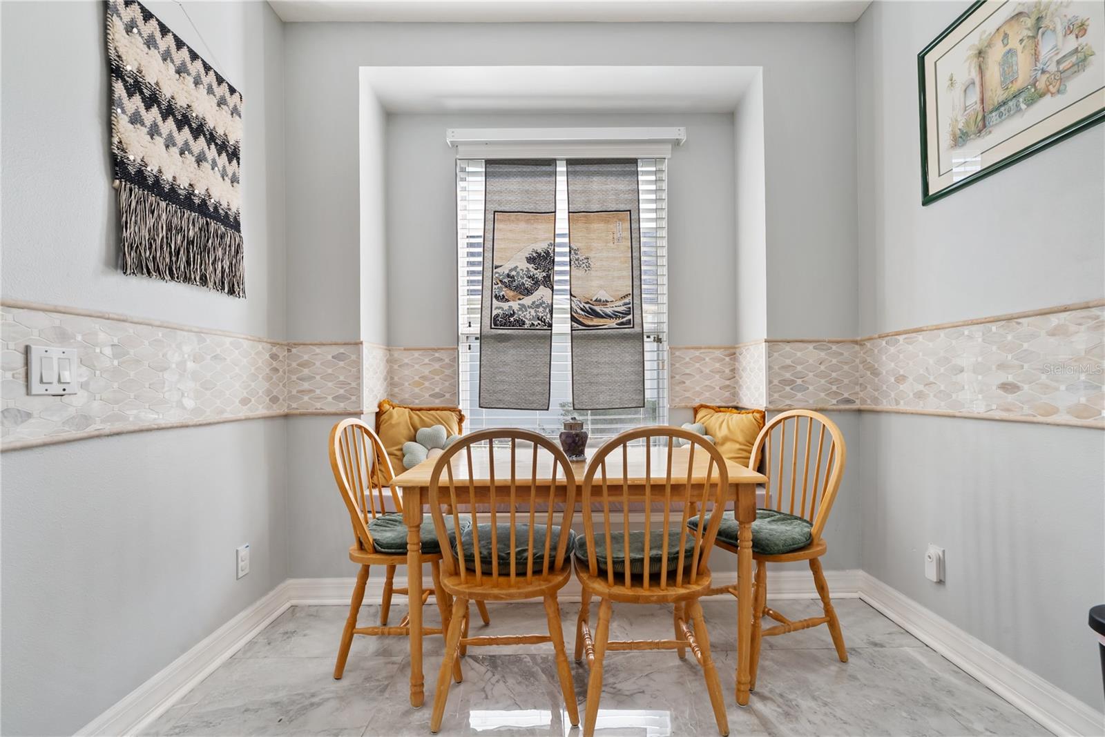 Listing photo id 21 for 8118 Camella Lane