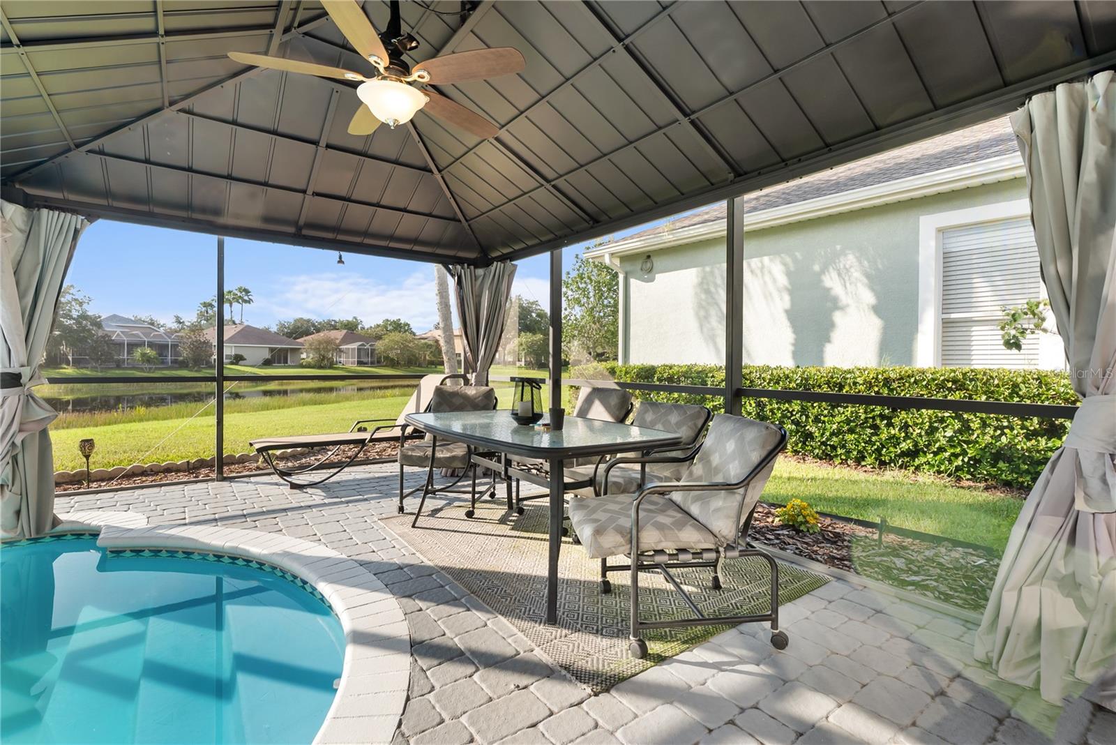 Listing photo id 5 for 8118 Camella Lane