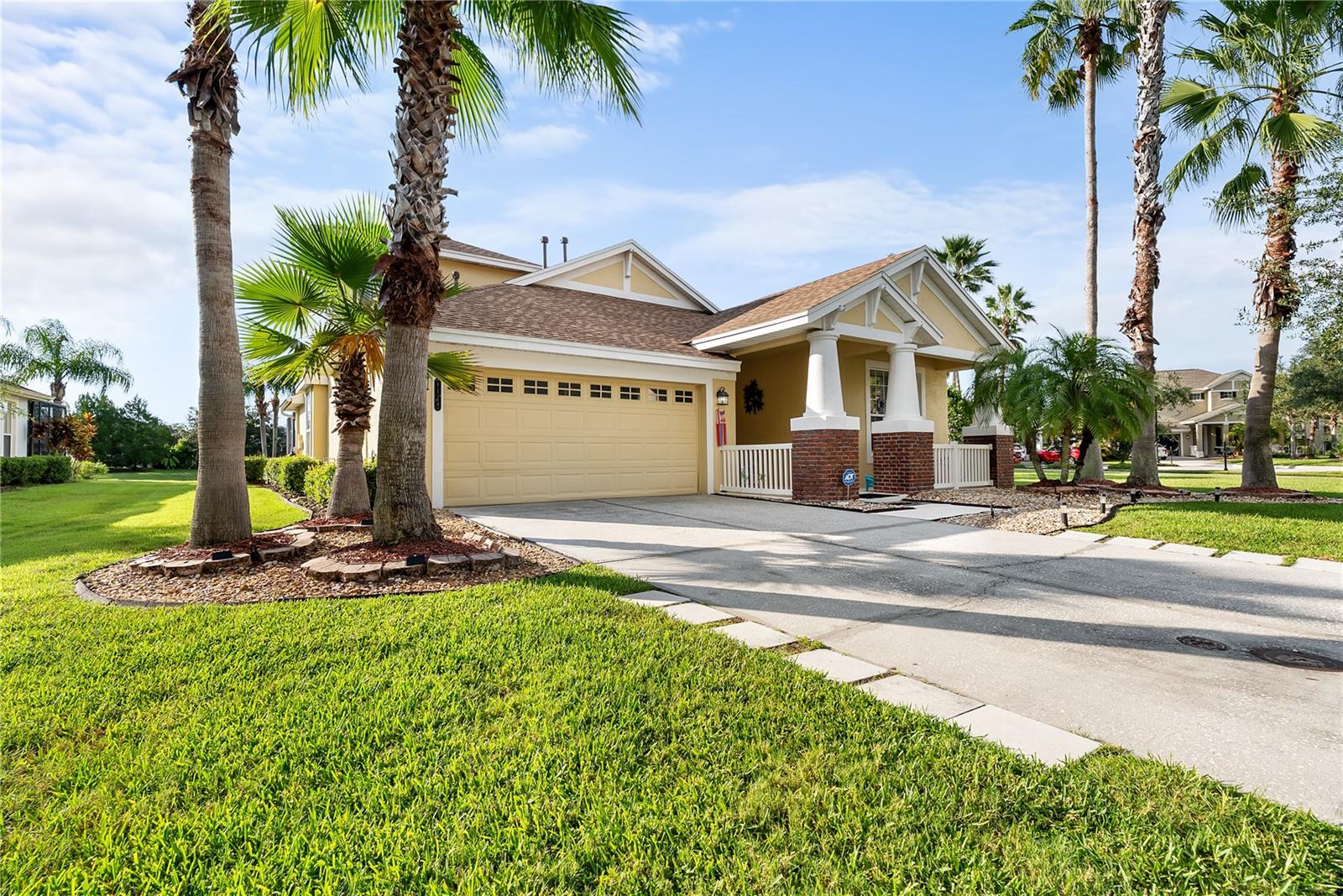 Listing photo id 7 for 8118 Camella Lane