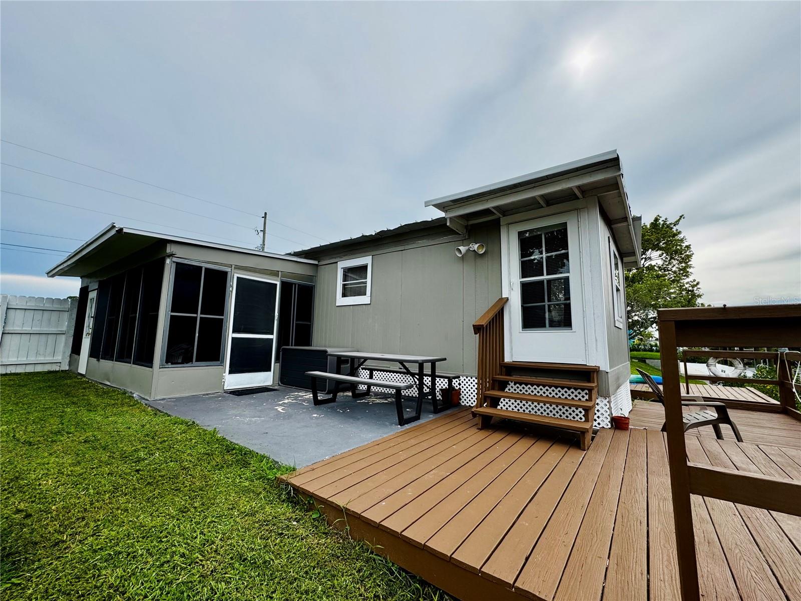 Image 14 of 38 For 6905 Signal Cove Drive