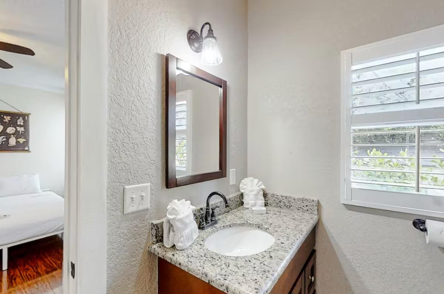 Image 11 of 23 For 510 Amelia Avenue