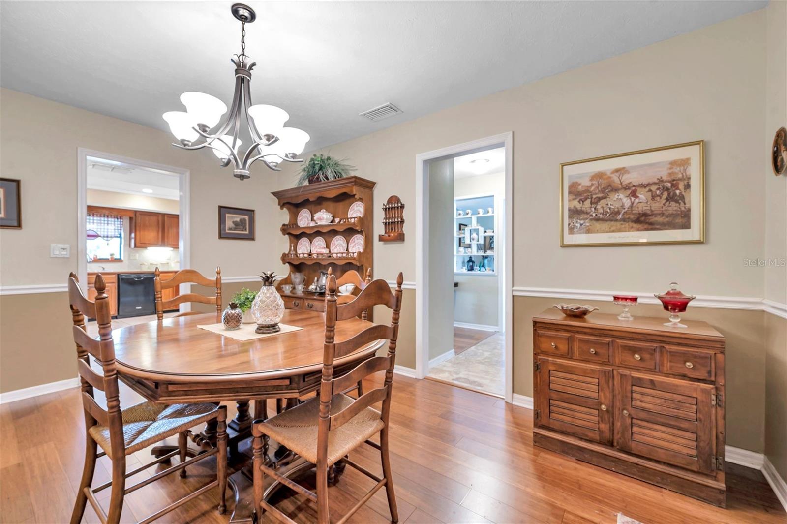 Image 34 of 66 For 2832 Springdell Circle
