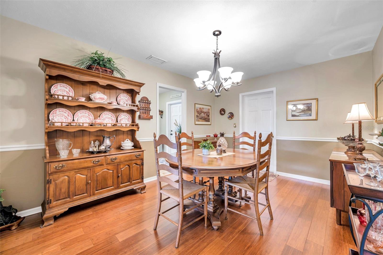 Image 35 of 66 For 2832 Springdell Circle