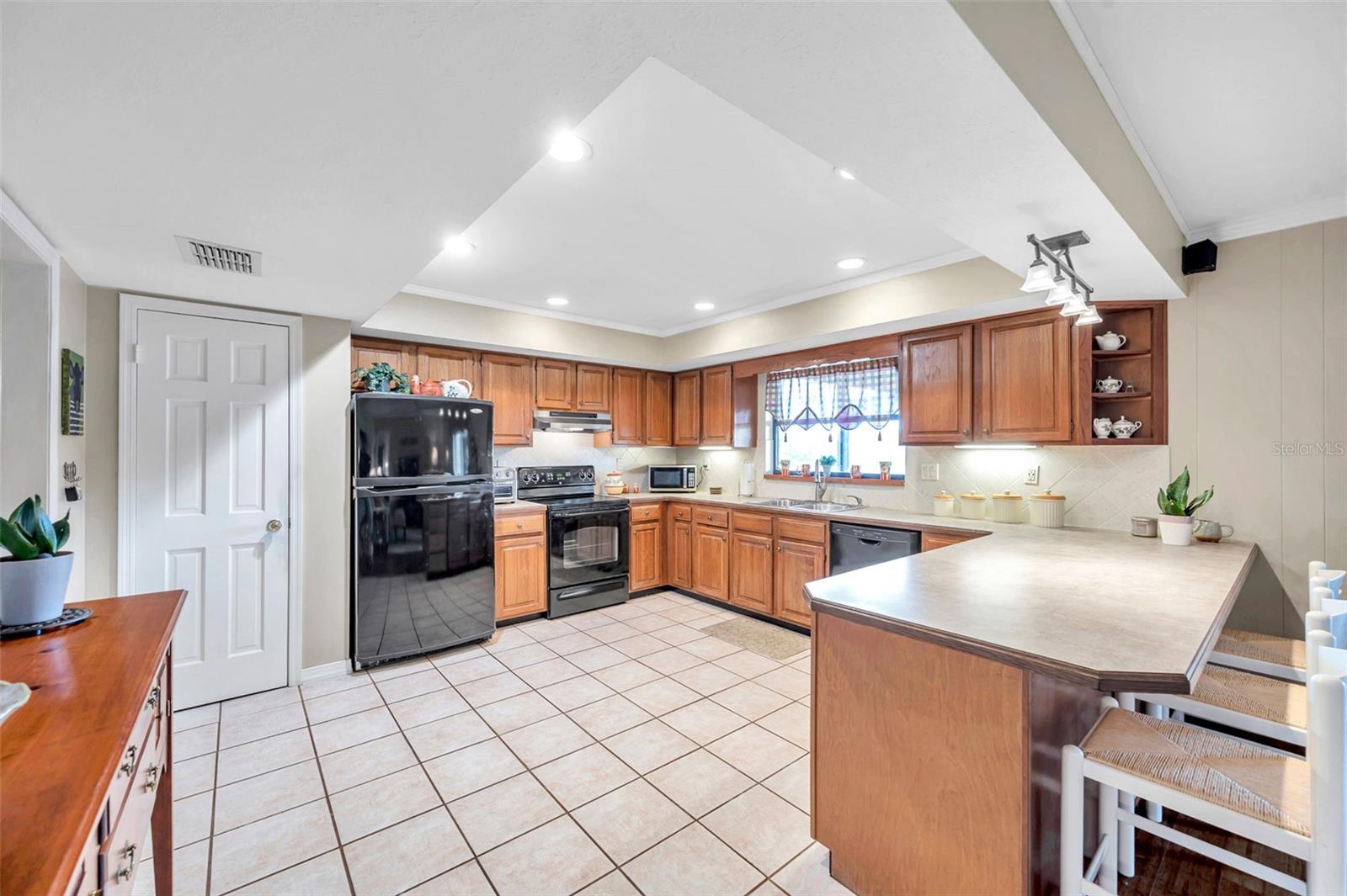Image 4 of 66 For 2832 Springdell Circle