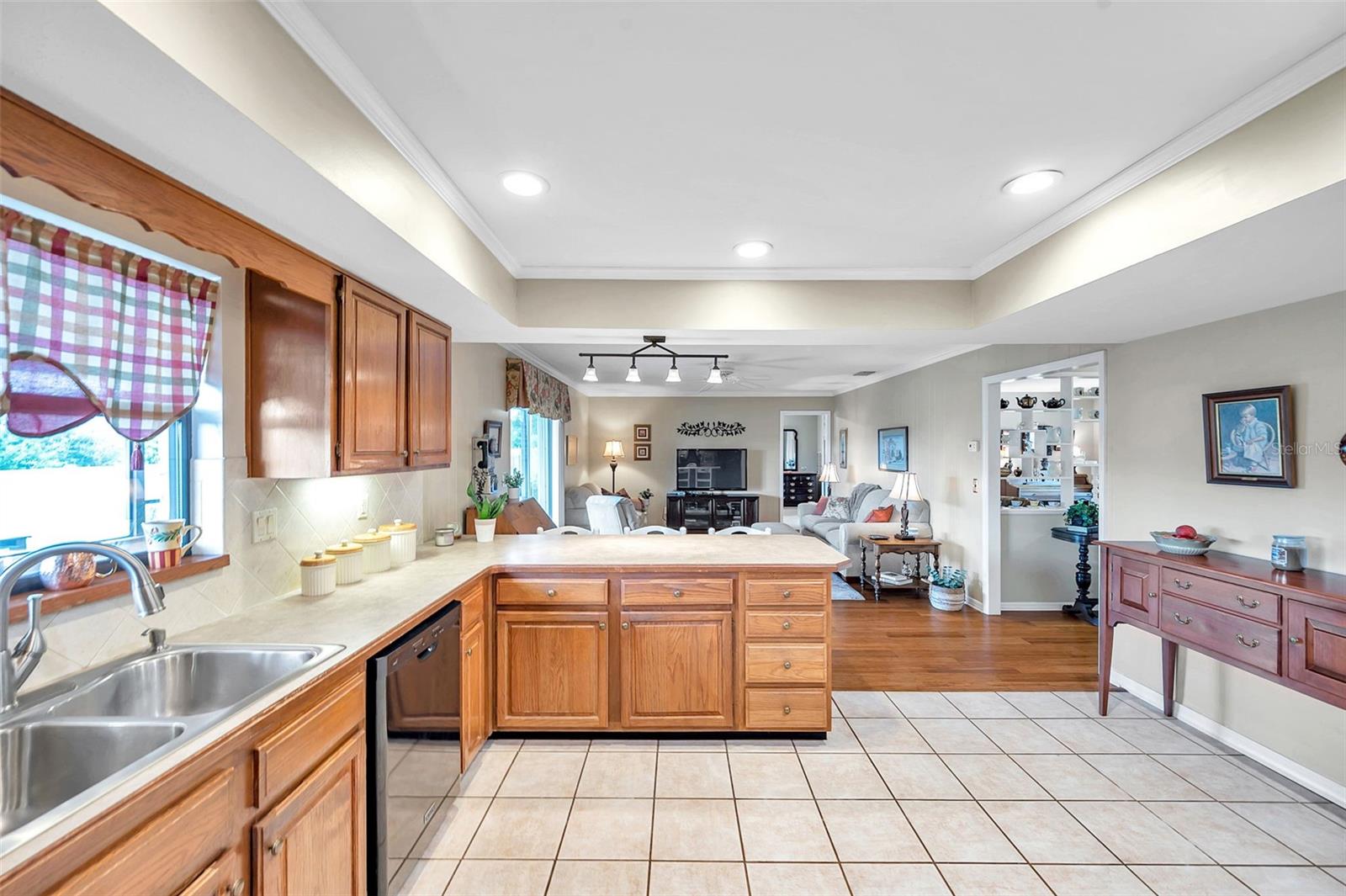 Image 43 of 66 For 2832 Springdell Circle