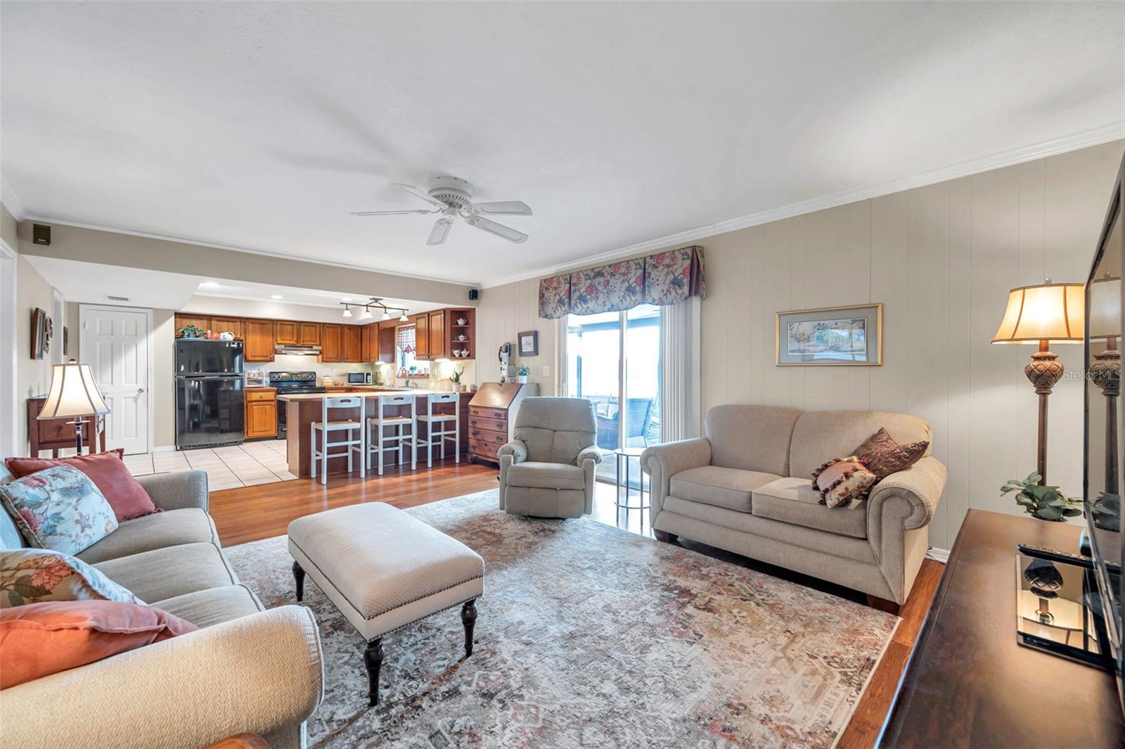 Image 5 of 66 For 2832 Springdell Circle