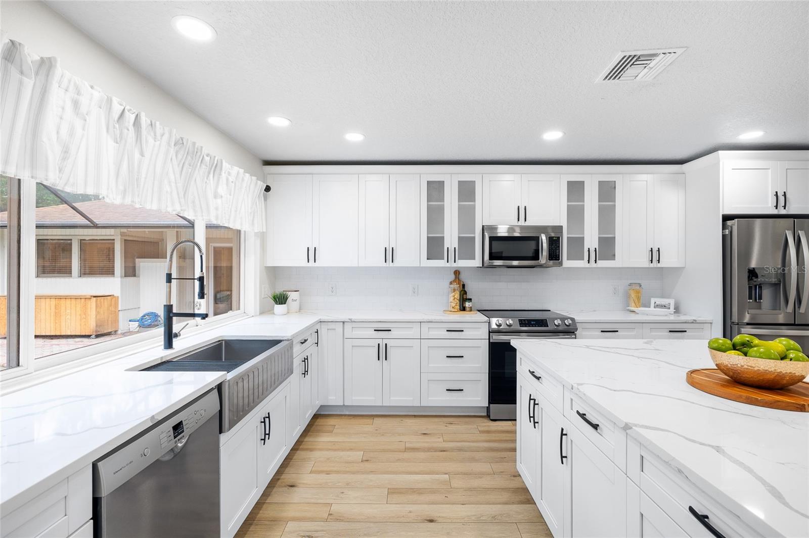 Image 10 of 52 For 14210 Clarendon Drive