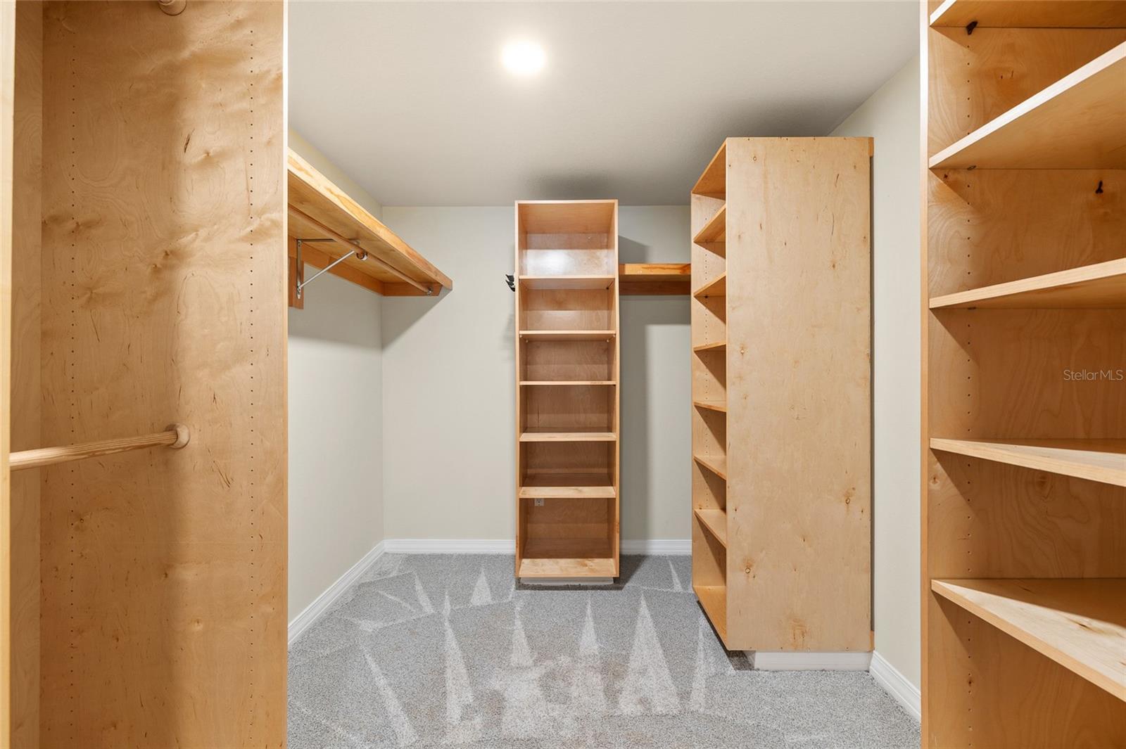 Image 22 of 52 For 14210 Clarendon Drive