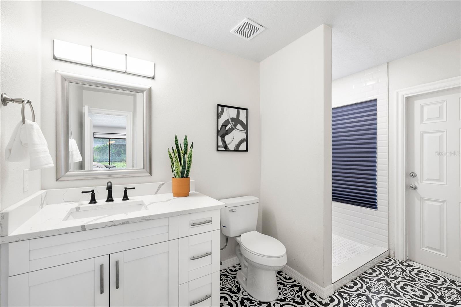 Image 32 of 52 For 14210 Clarendon Drive