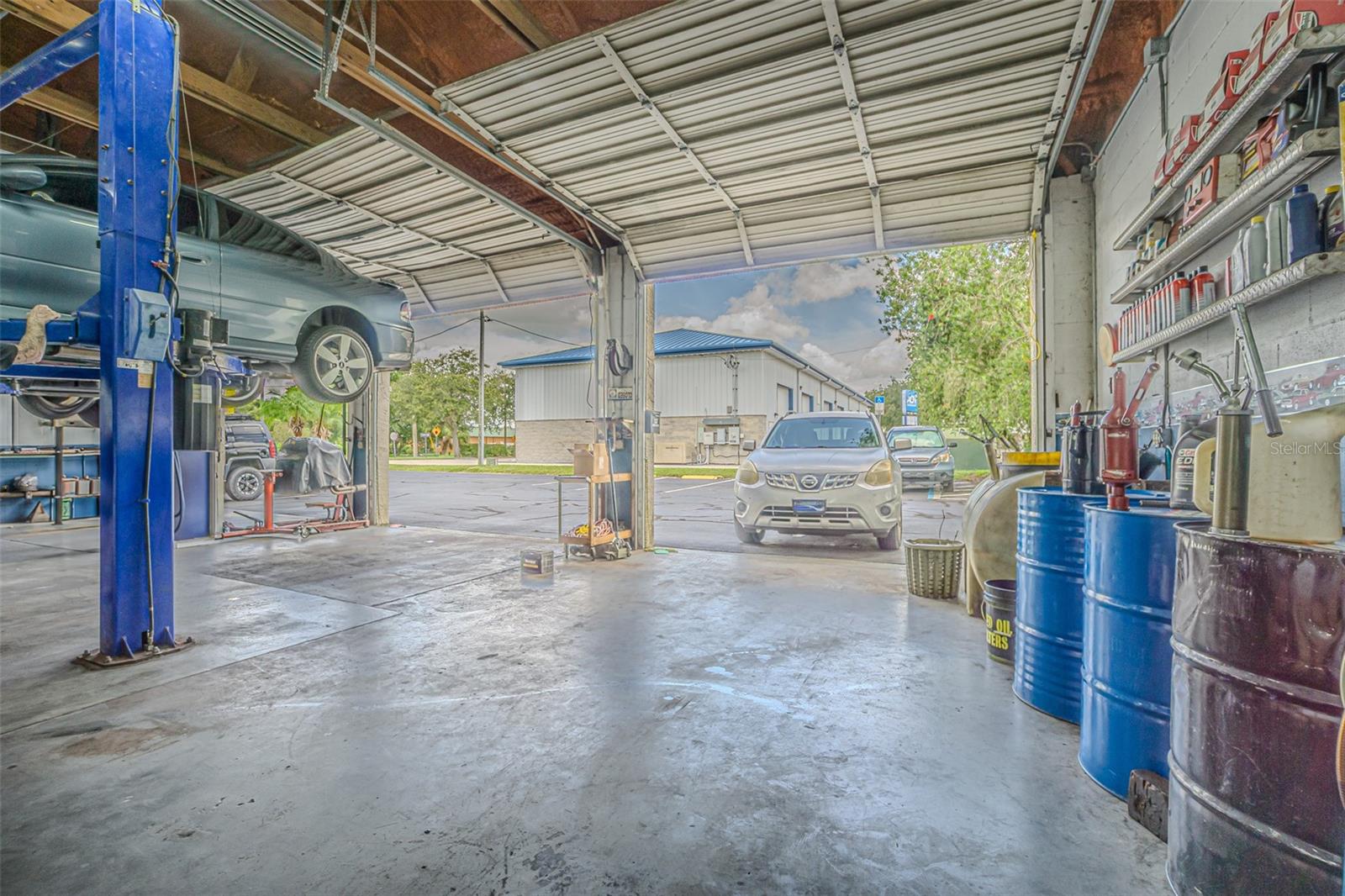 Listing photo id 8 for 5924 7th Street