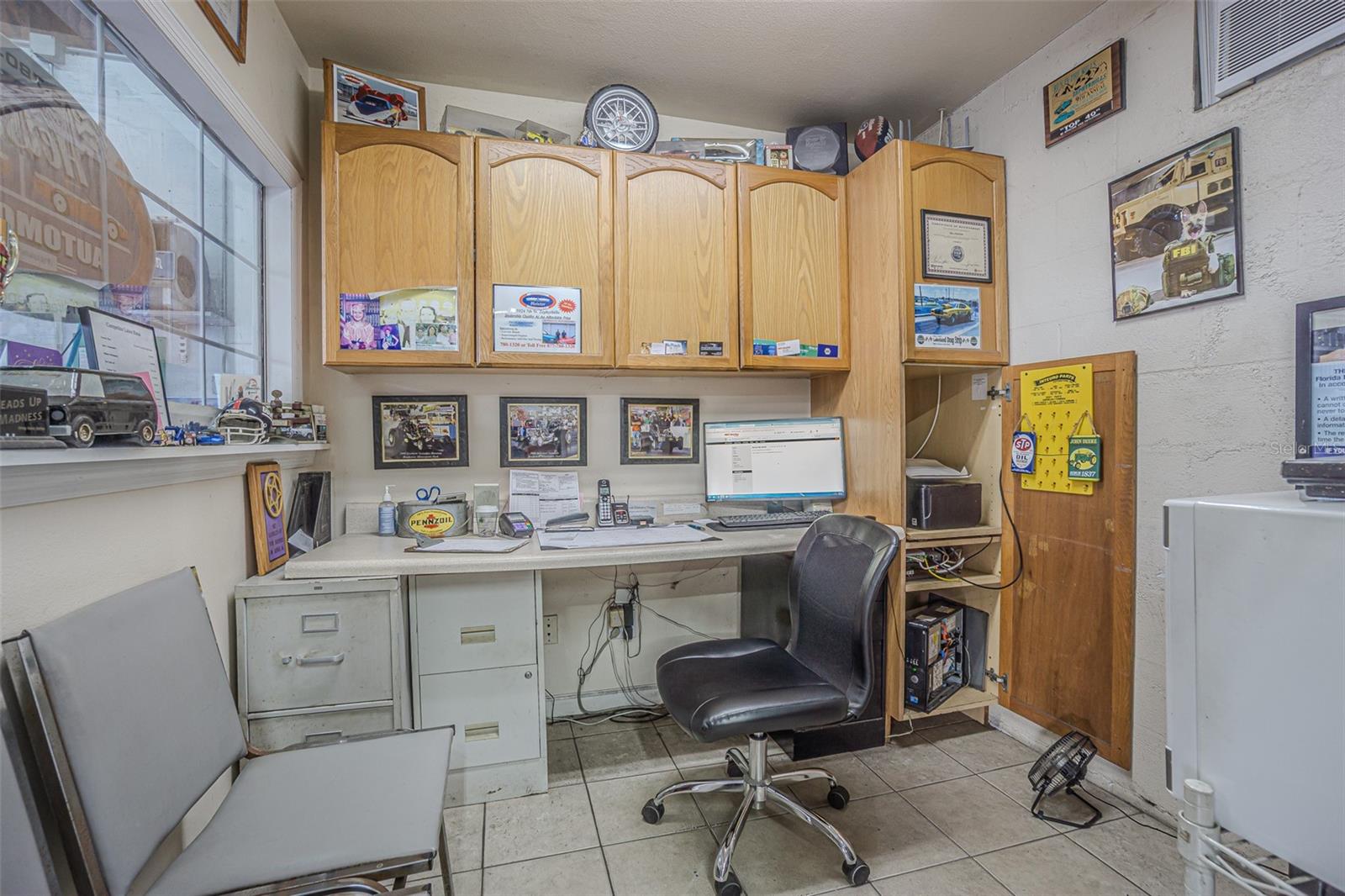 Listing photo id 9 for 5924 7th Street