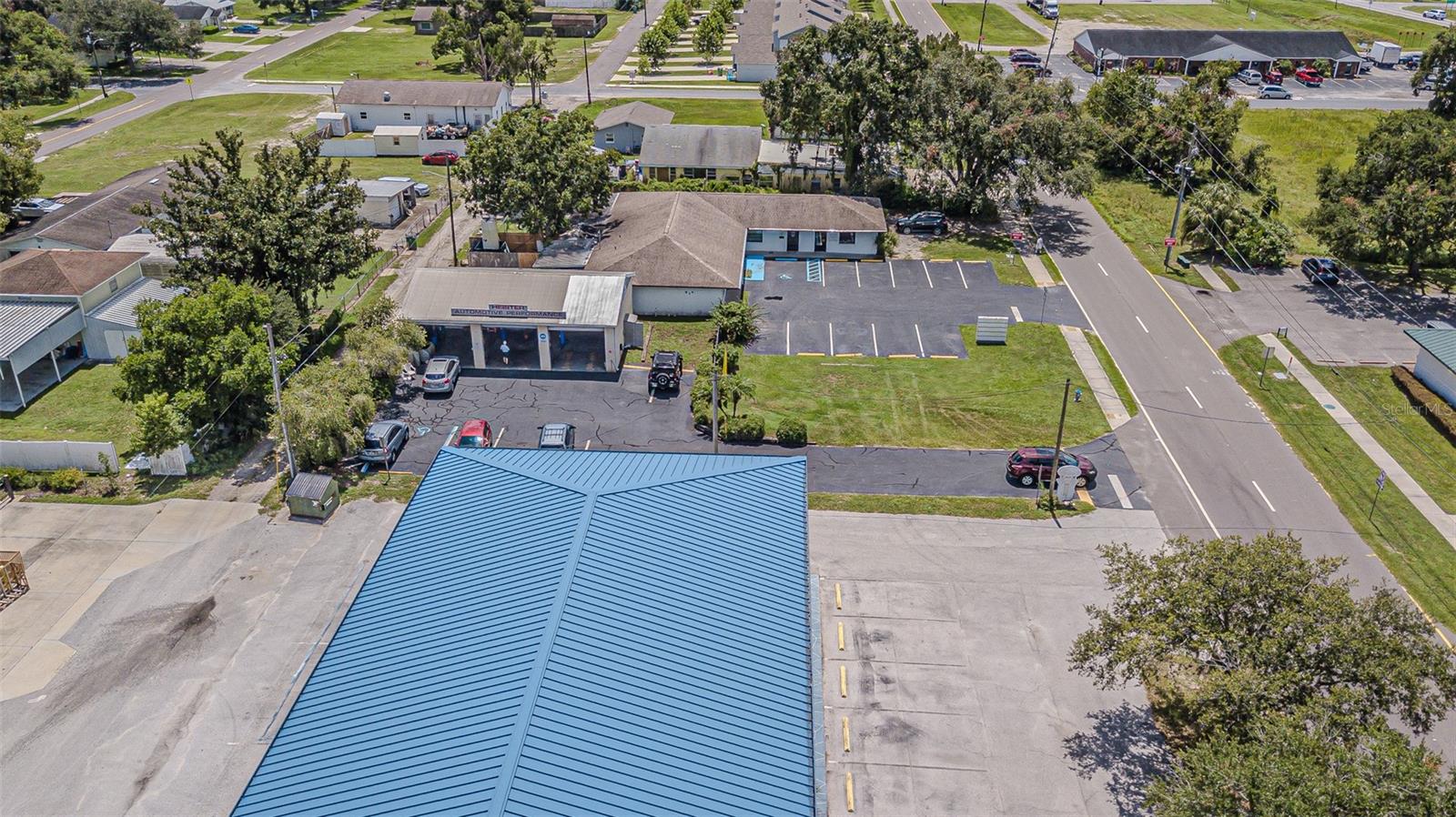 Listing photo id 14 for 5924 7th Street