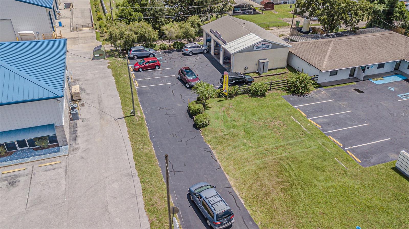 Listing photo id 16 for 5924 7th Street