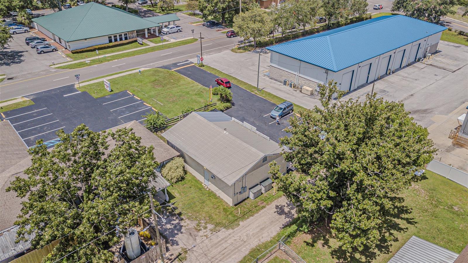 Listing photo id 19 for 5924 7th Street