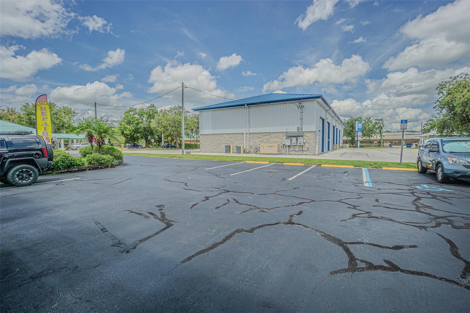 Listing photo id 26 for 5924 7th Street