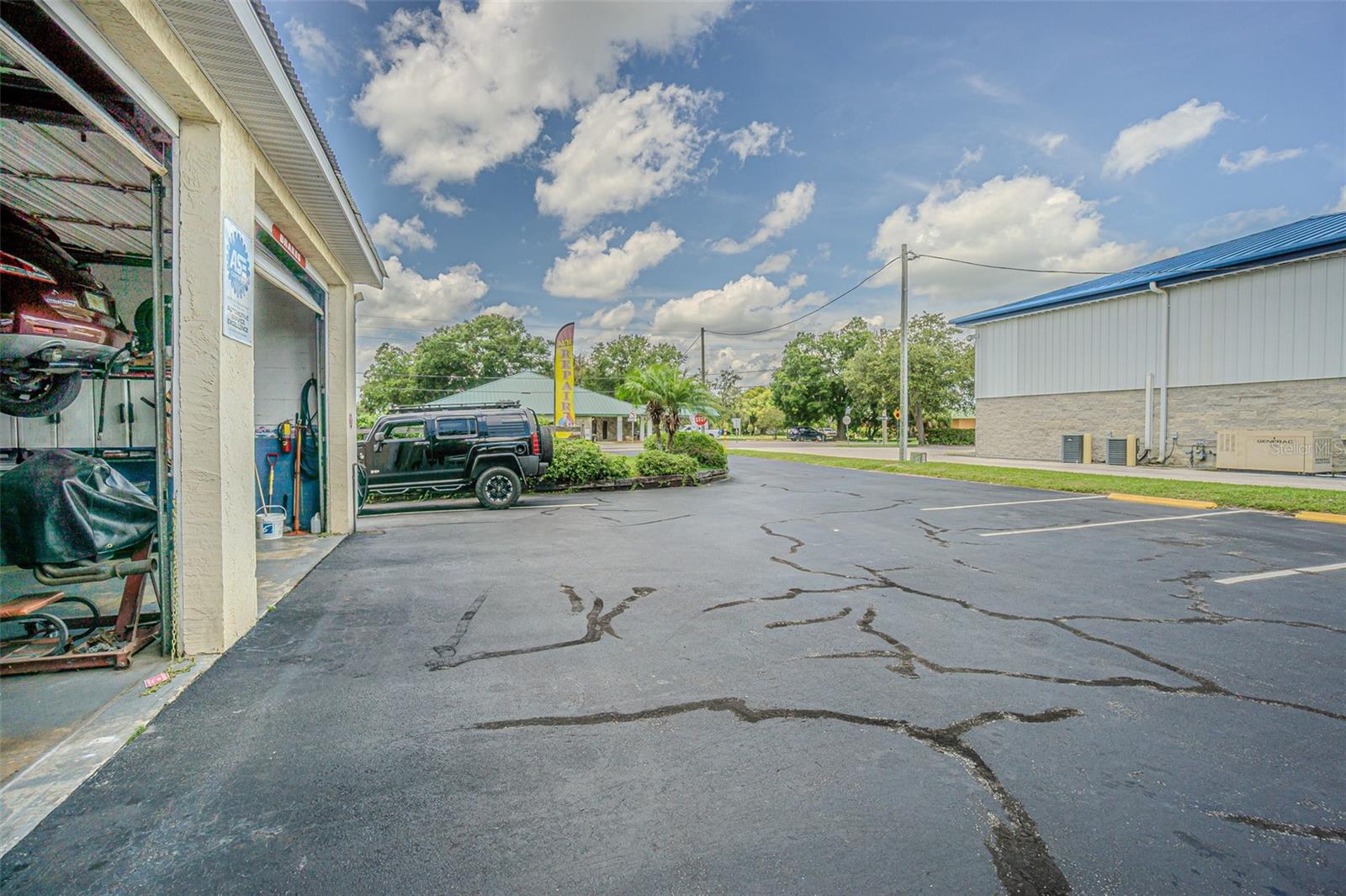 Listing photo id 5 for 5924 7th Street