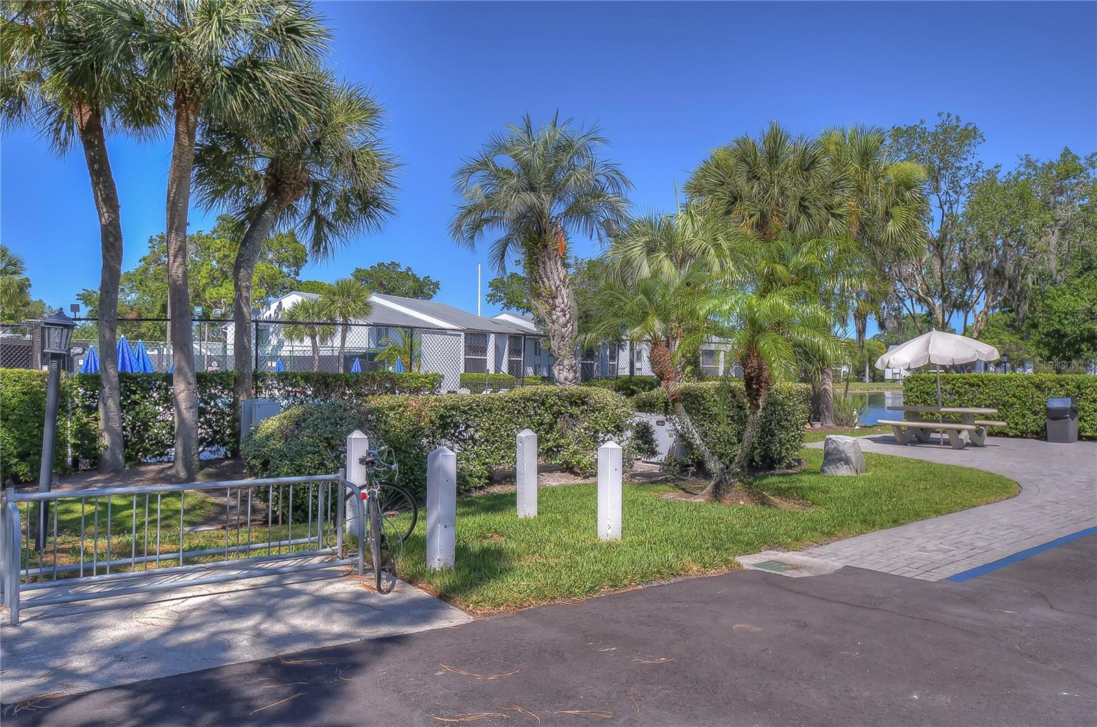 Image 21 of 30 For 1389 Pine Ridge Circle E D8