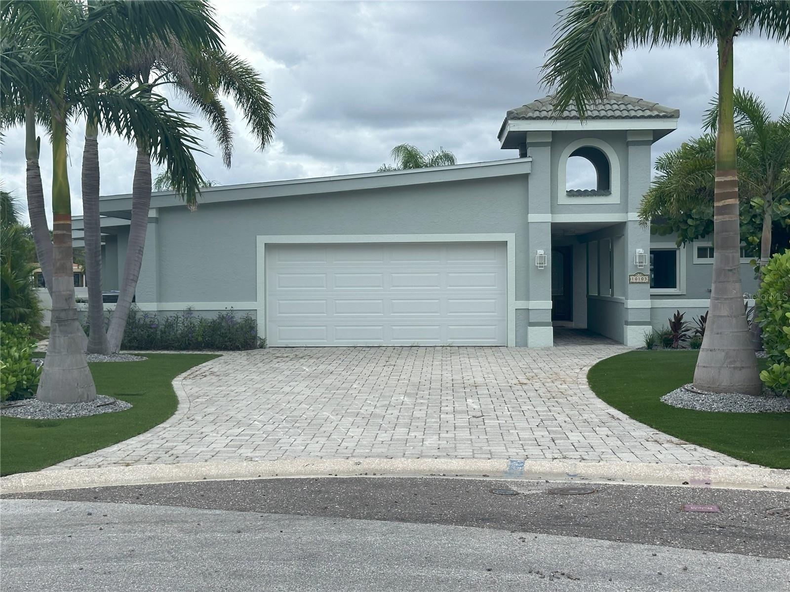 Image 2 of 64 For 10103 Tarpon Drive