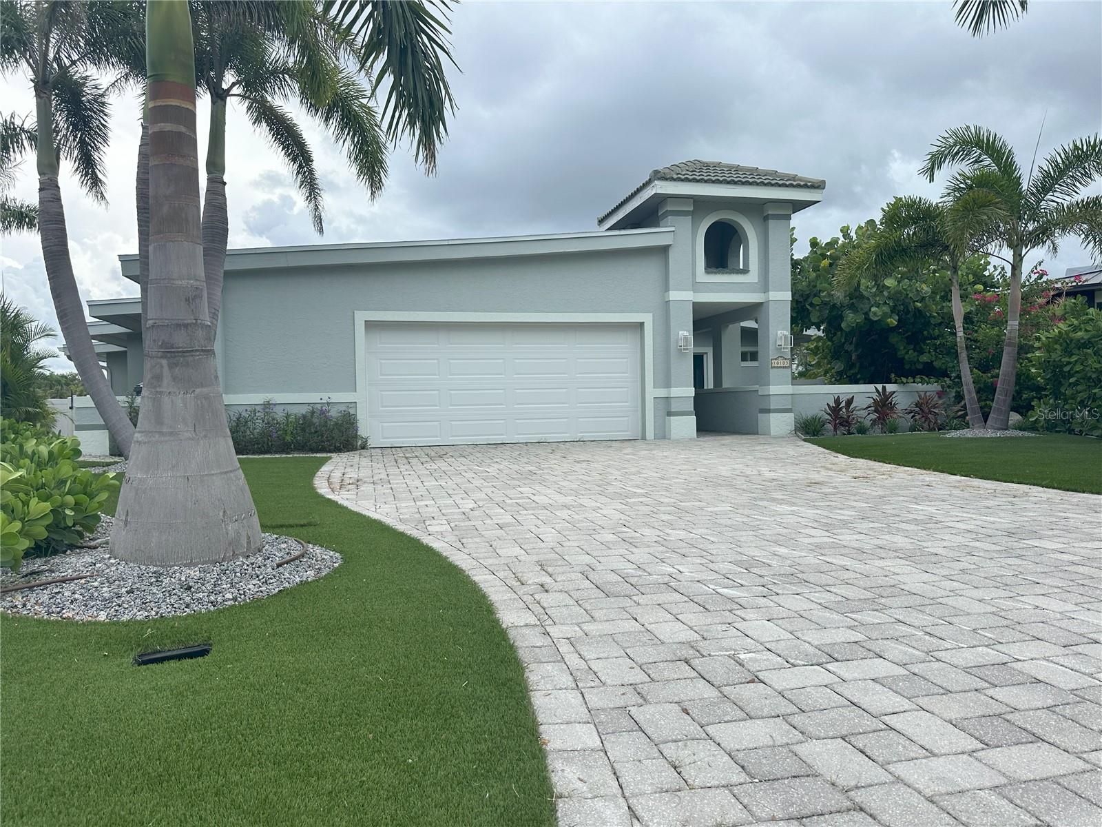 Image 6 of 64 For 10103 Tarpon Drive