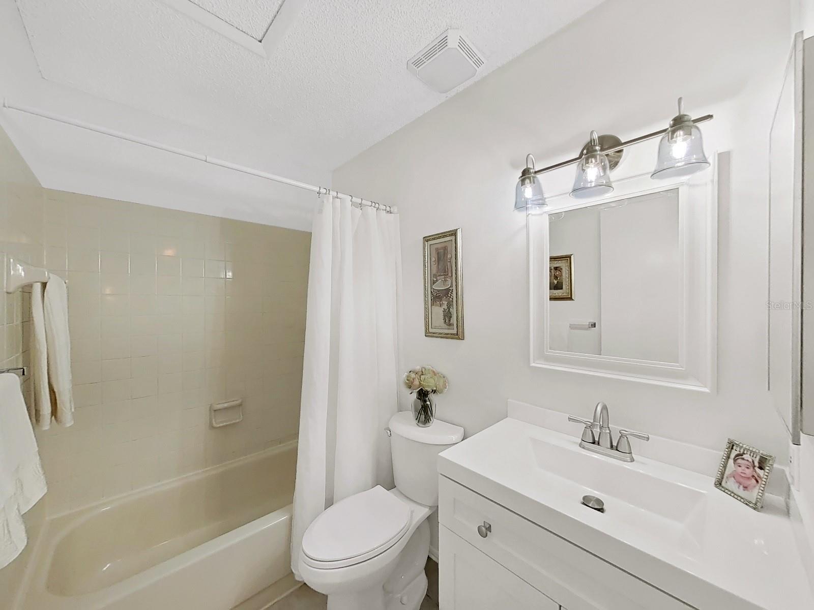 Image 33 of 82 For 3121 Beecher Drive E F