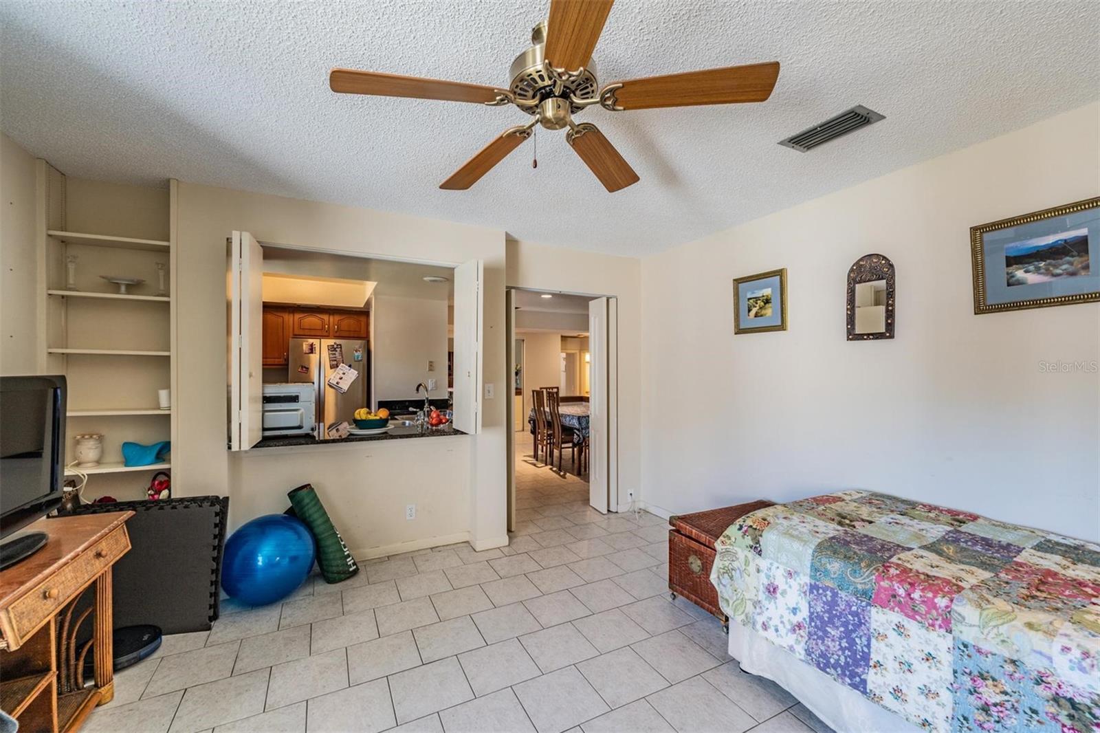 Image 17 of 29 For 90 Highland Avenue 6