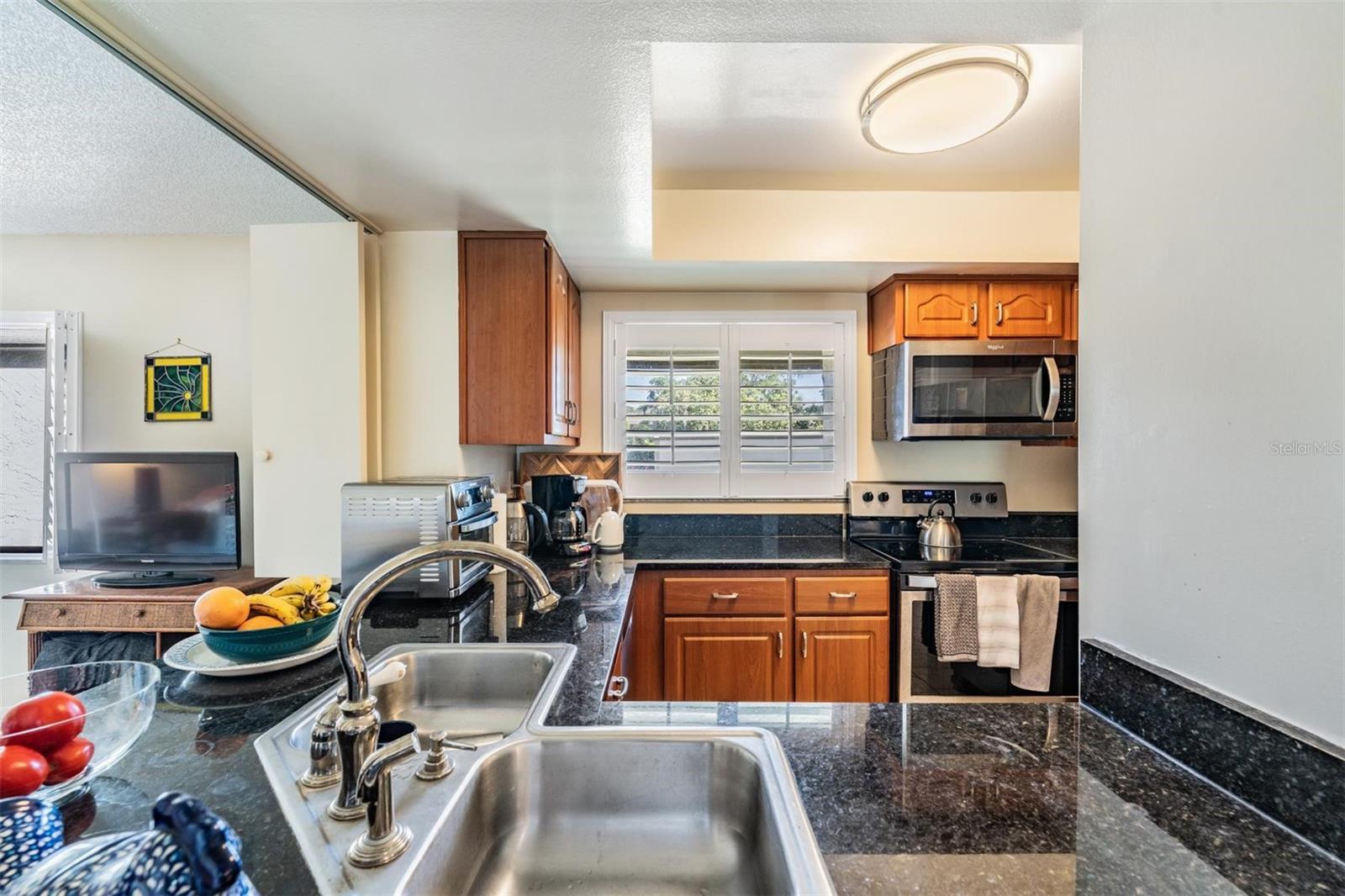 Image 6 of 29 For 90 Highland Avenue 6