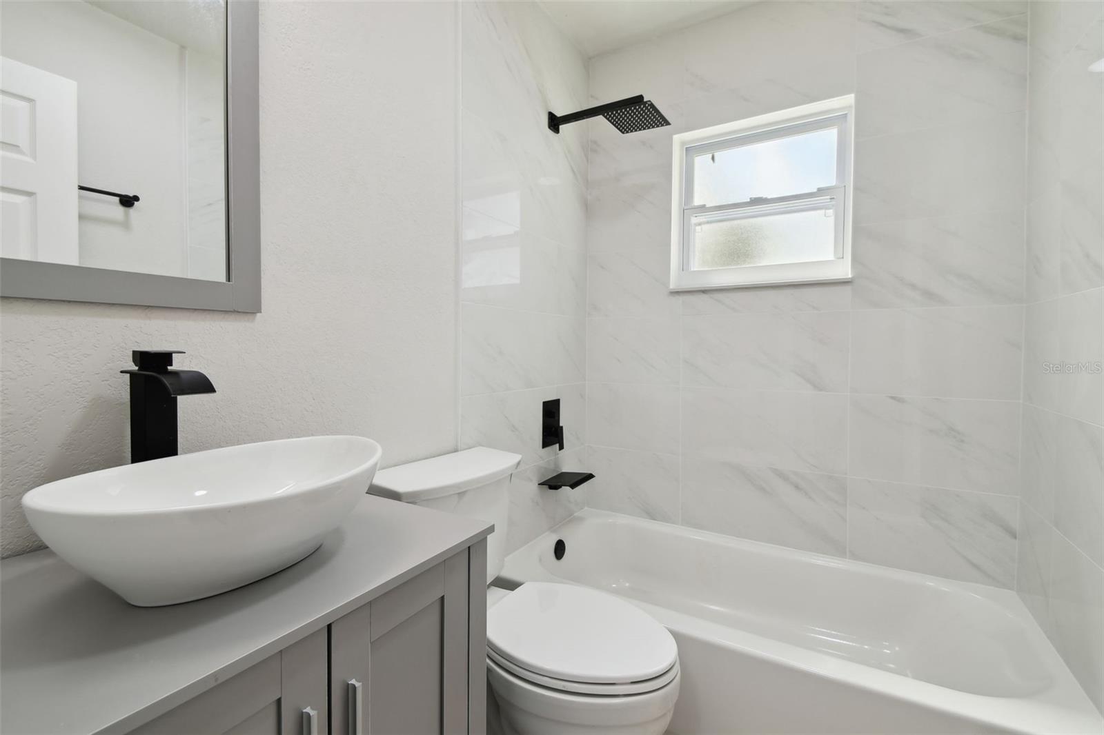 Listing photo id 44 for 3414 Lindsey Street