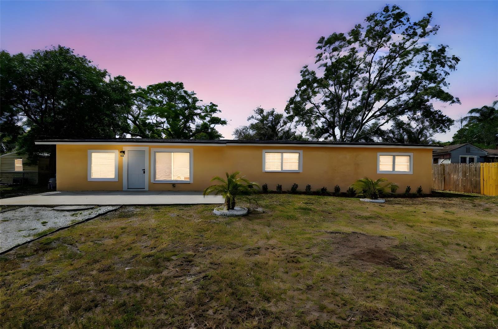 Listing photo id 49 for 3414 Lindsey Street