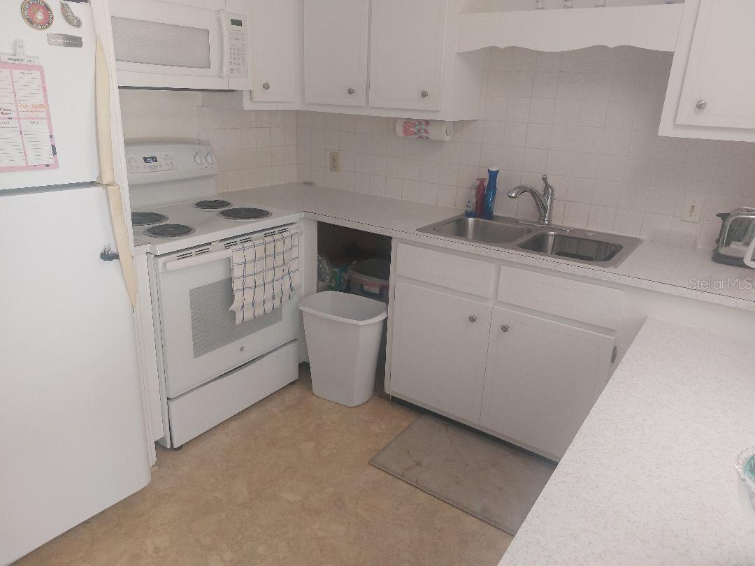 Image 11 of 16 For 127 Independence Avenue 38