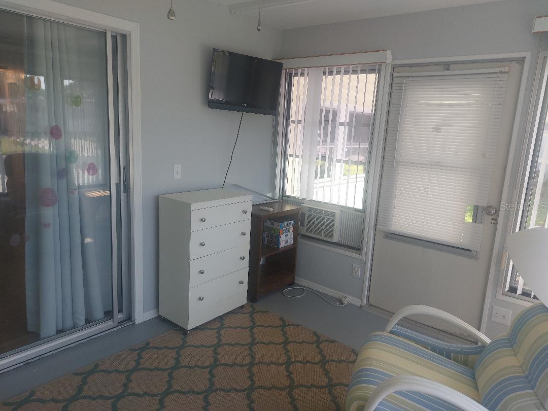 Image 4 of 16 For 127 Independence Avenue 38