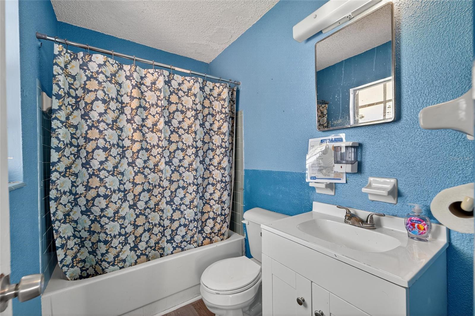 Image 14 of 38 For 4922 84th Street