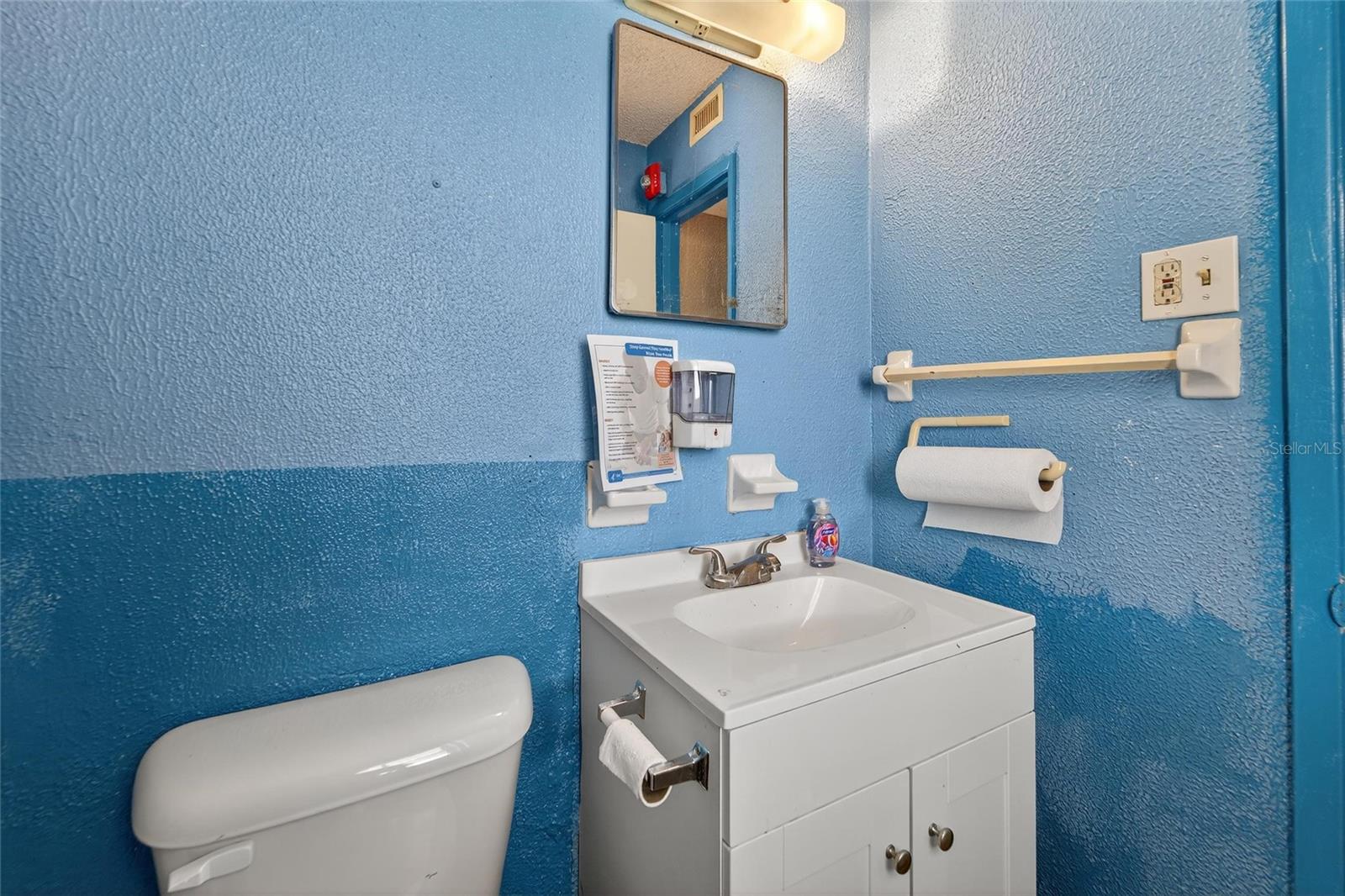 Image 15 of 38 For 4922 84th Street