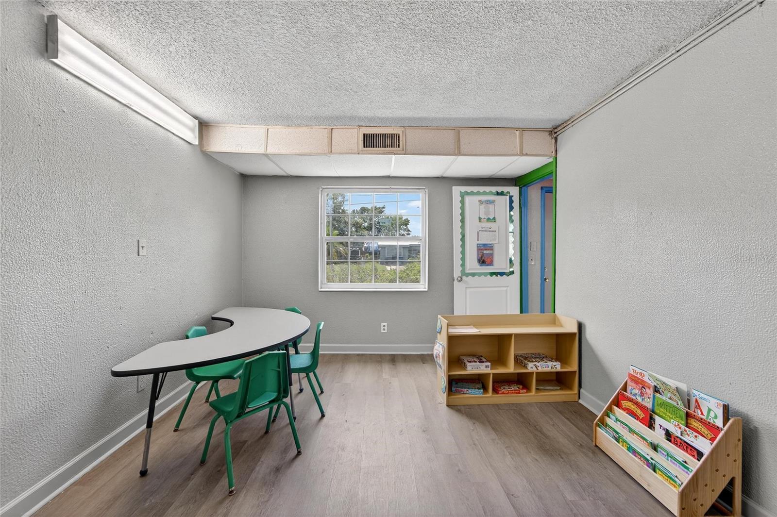 Image 17 of 38 For 4922 84th Street
