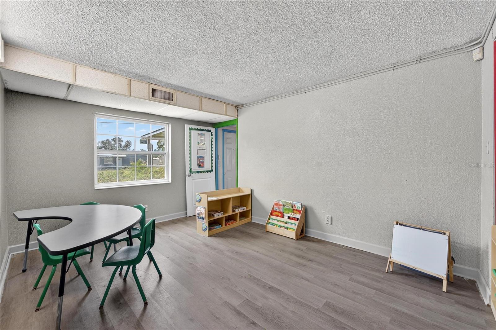 Image 18 of 38 For 4922 84th Street