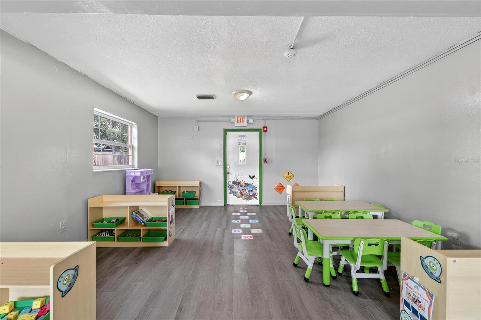 Image 19 of 38 For 4922 84th Street