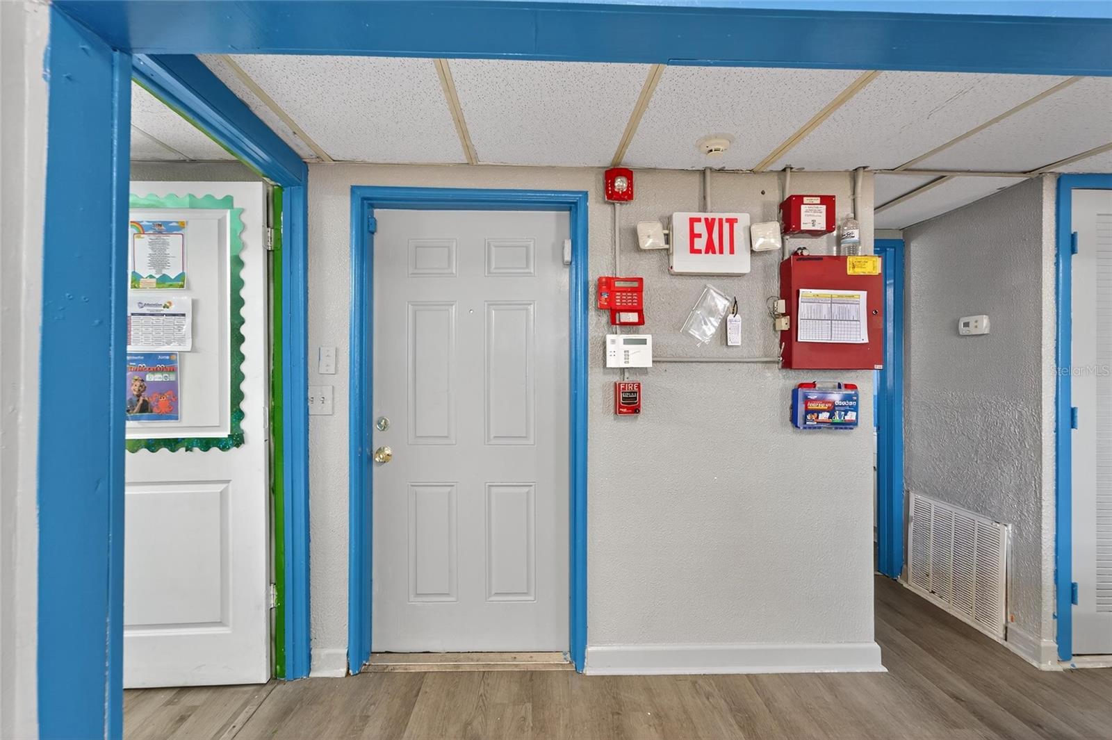 Image 4 of 38 For 4922 84th Street