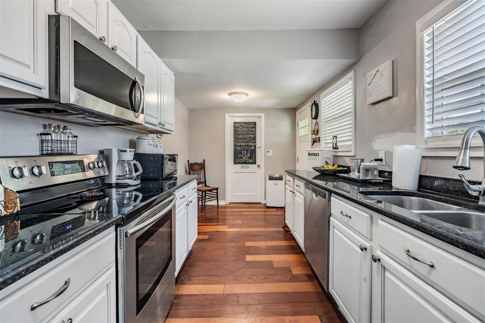 Image 11 of 56 For 901 & 903 Cornelius Avenue