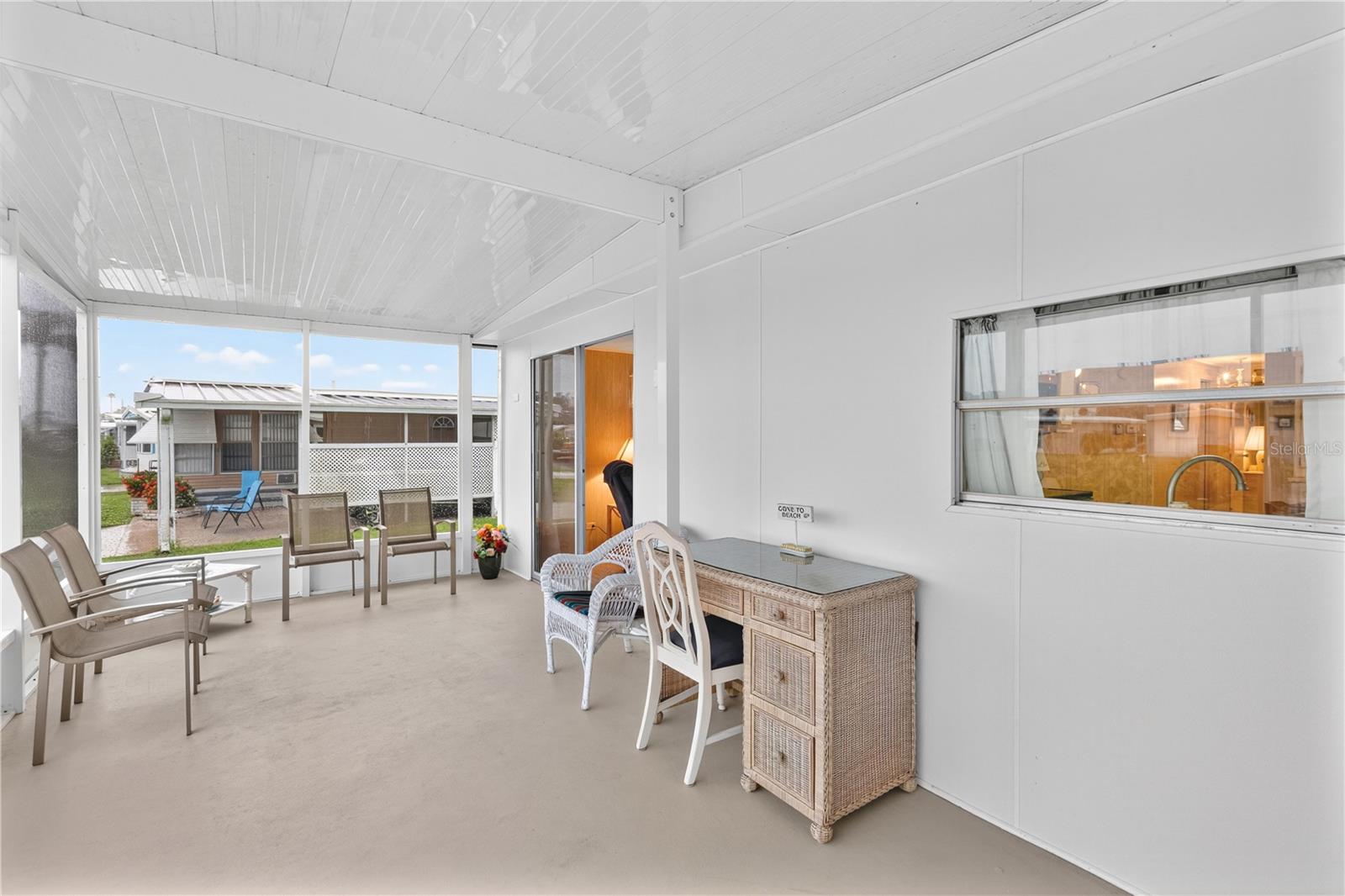 Image 13 of 61 For 227 La Rosas