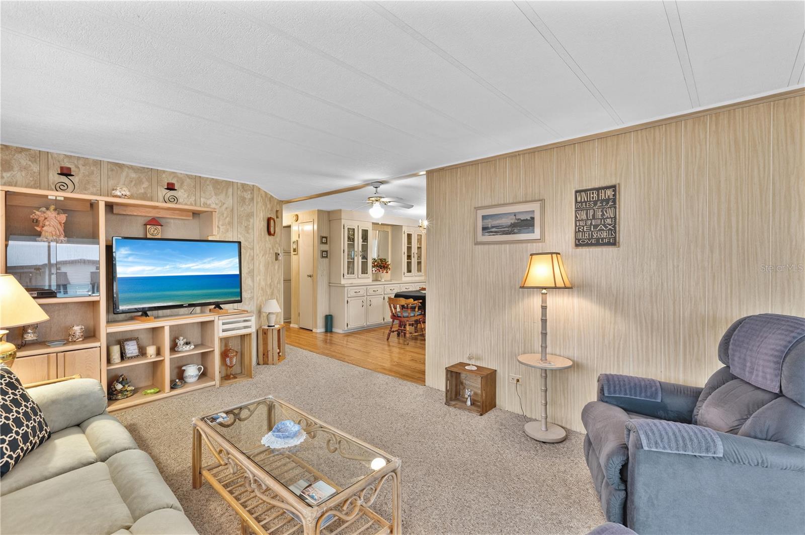 Image 15 of 61 For 227 La Rosas