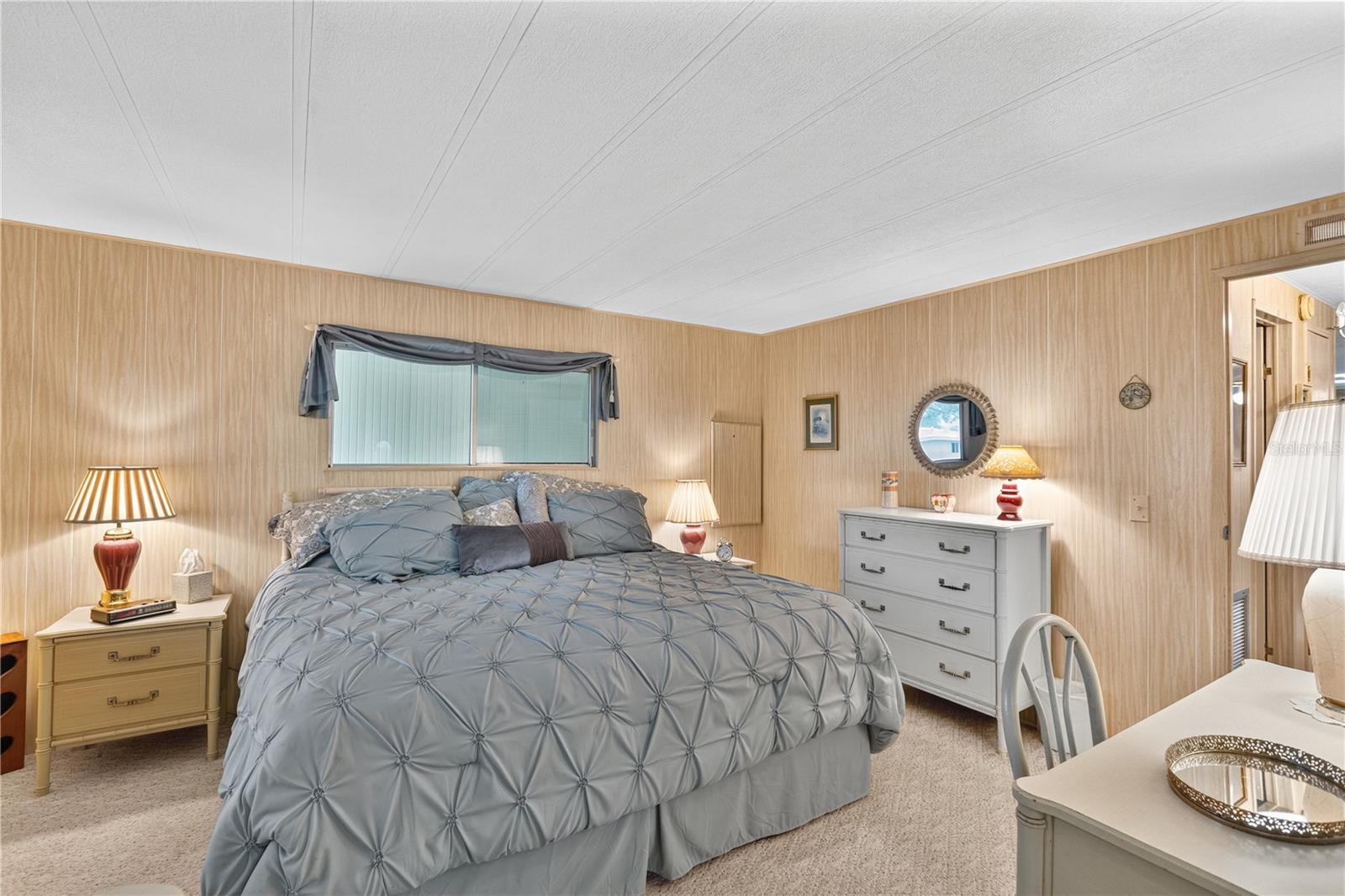 Image 18 of 61 For 227 La Rosas