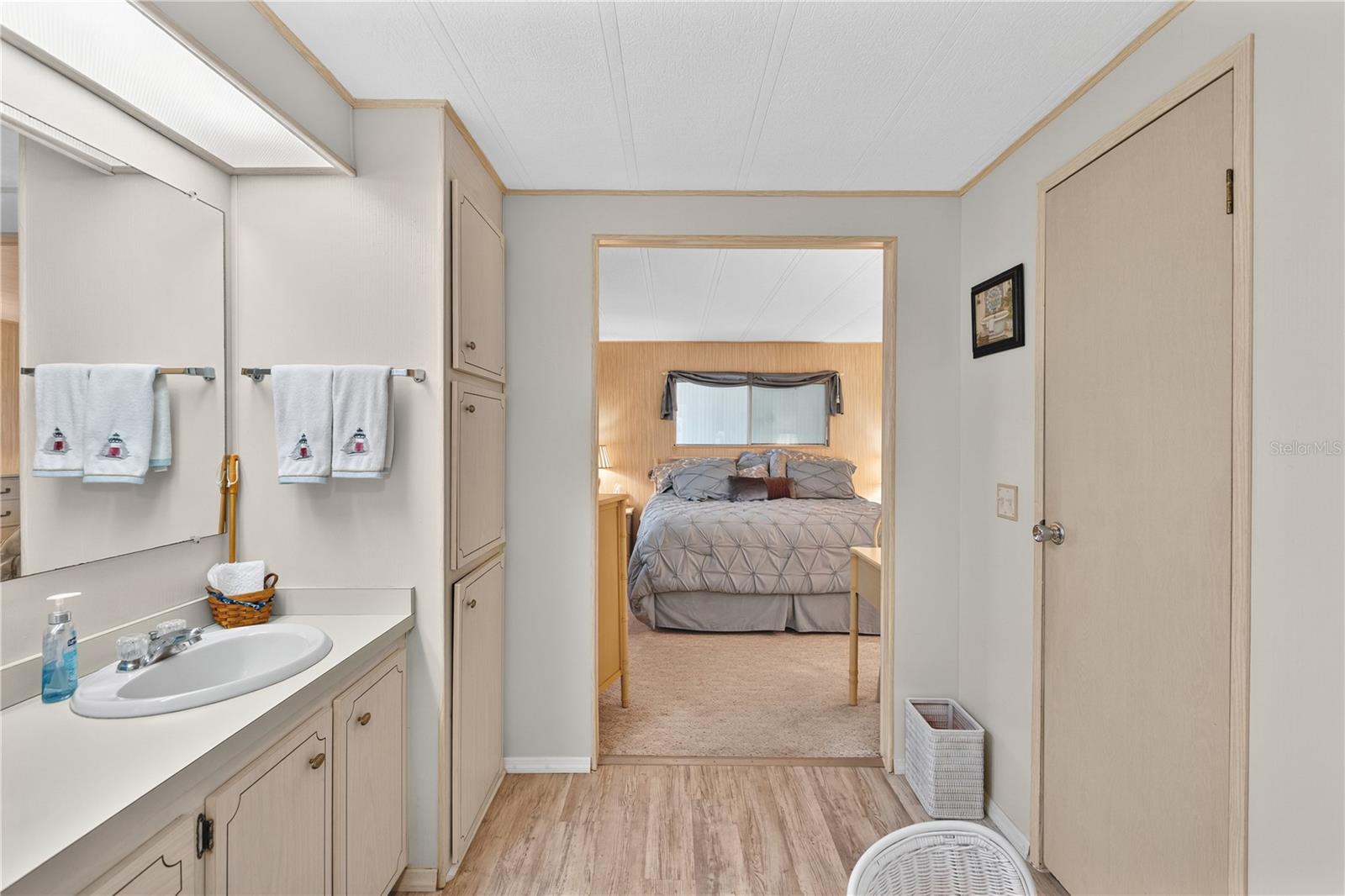 Image 21 of 61 For 227 La Rosas