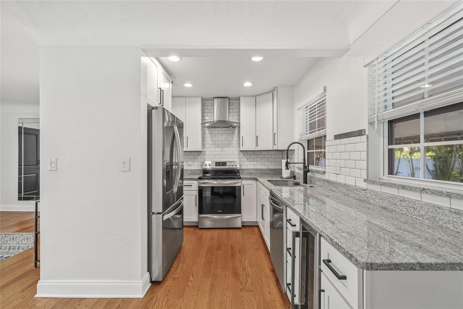 Image 21 of 54 For 322 35th Avenue Ne