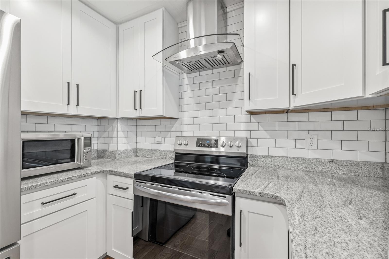 Image 22 of 54 For 322 35th Avenue Ne