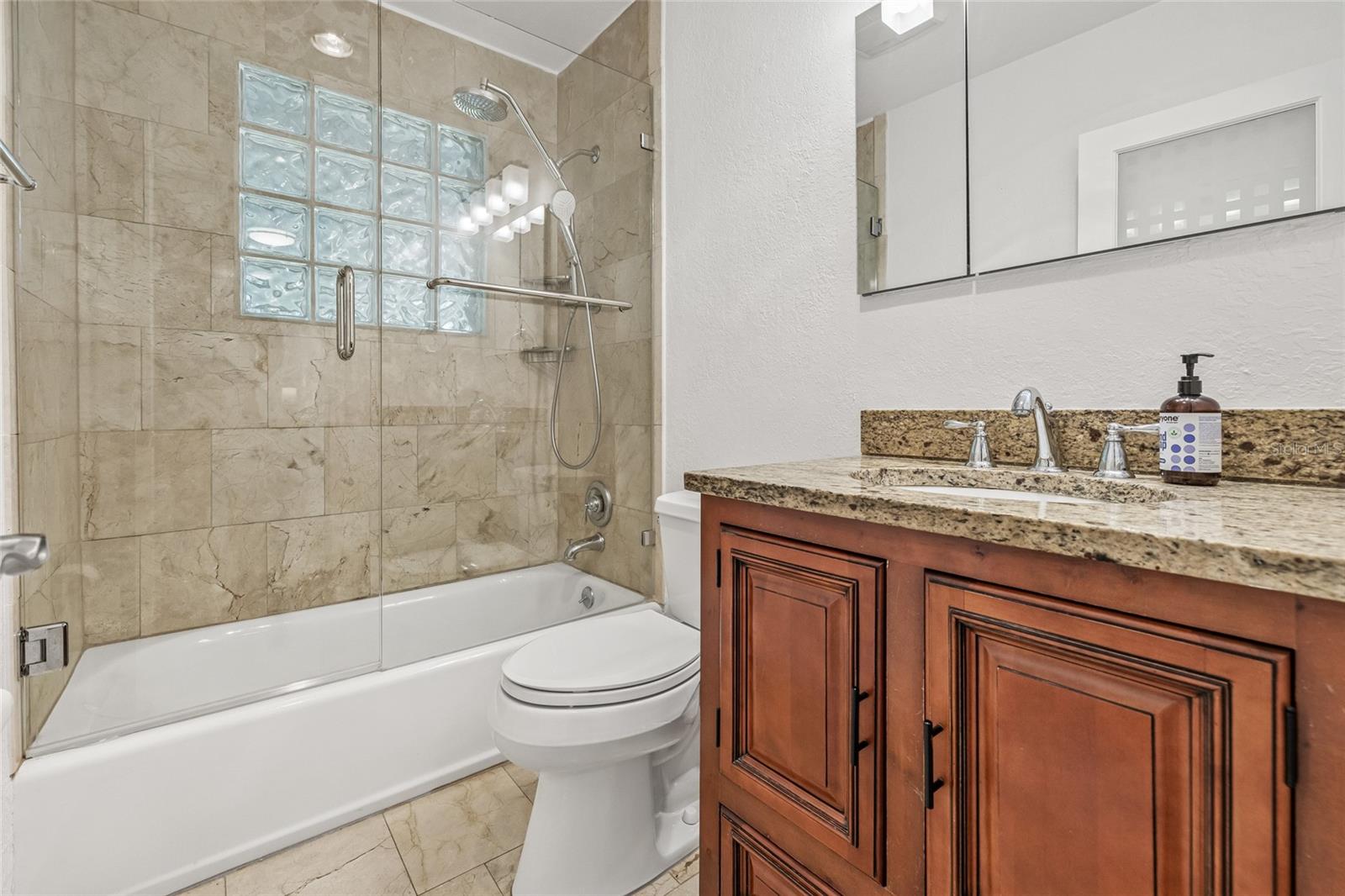 Image 32 of 54 For 322 35th Avenue Ne