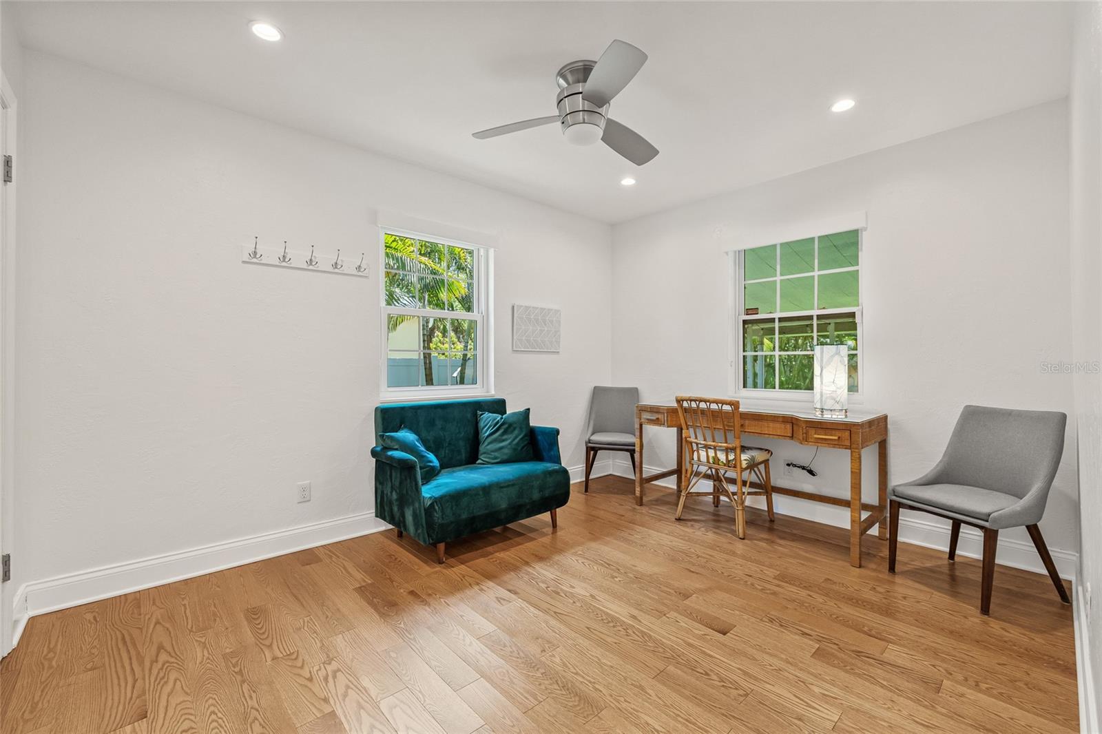 Image 33 of 54 For 322 35th Avenue Ne